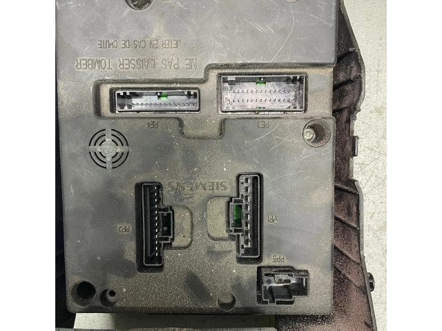 Блок комфорта 8200029342a, 766300008   Renault Scenic I   