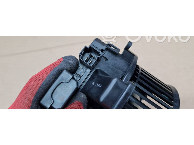 Вентилятор печки 4M1820021C Audi Q5 SQ5