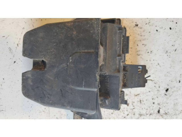 Zámek zadních dveří Ford Focus 2010