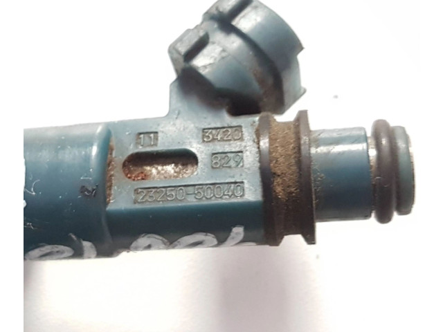 Vstřikovač 2325050040 Toyota Land Cruiser (J100)