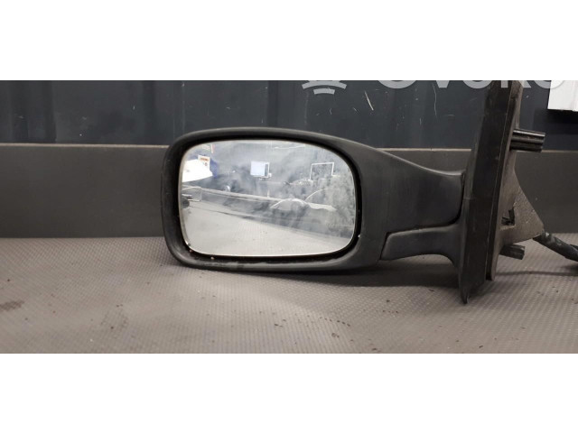 Zpětné zrcátko Peugeot 106 2000