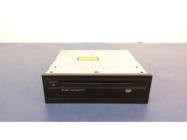 Радио/ проигрыватель CD/DVD / навигация