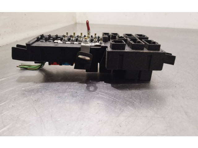 Блок предохранителей 8678449, 518785100 Volvo XC90