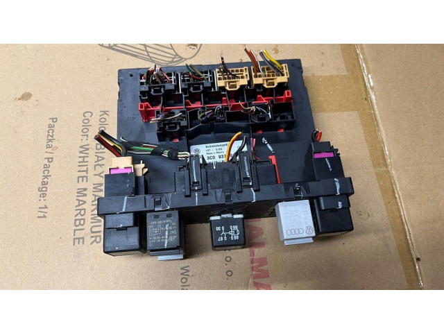   Pojistková skříňka 3C0937049D   olkswagen Jetta V 2005