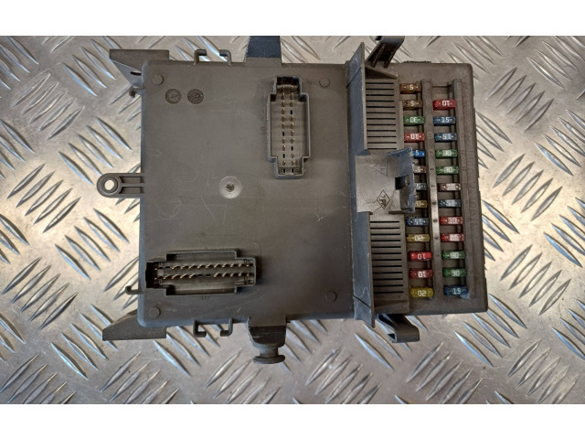 Pojistková skříňka 8200004201E, 8200283817 Renault Espace - Grand espace IV 2005