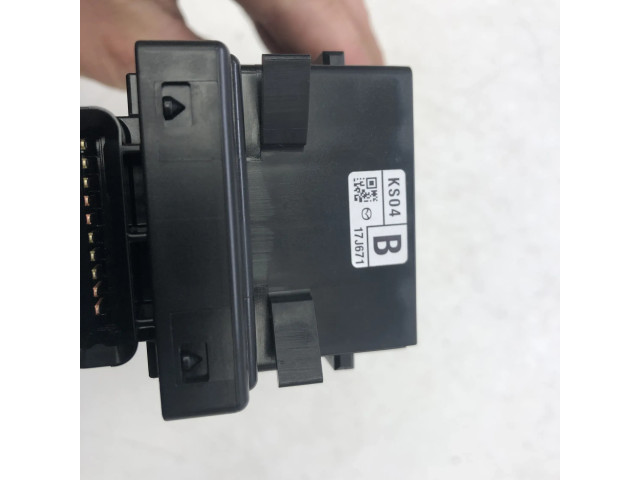 Ручка стеклоочистителей 17J671 Mazda CX-5 II