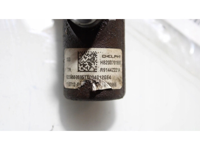 Топливная рампа    Renault Clio III  