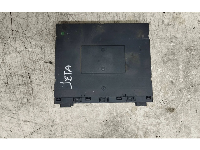 Блок предохранителей 3C0937049D, F005V00525   Volkswagen Jetta V    