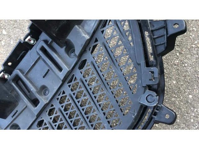 Верхняя решётка Buick Encore II 2019- года 42582101      