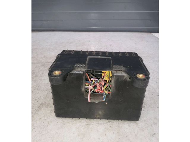 Блок предохранителей 08E5733 SsangYong Rexton