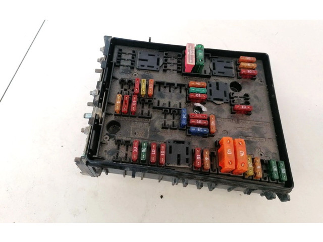 Блок предохранителей 1K0937124H Volkswagen Caddy