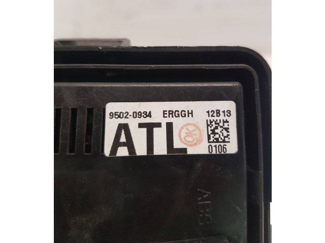 Блок предохранителей  95020934, 0106   Chevrolet Spark    