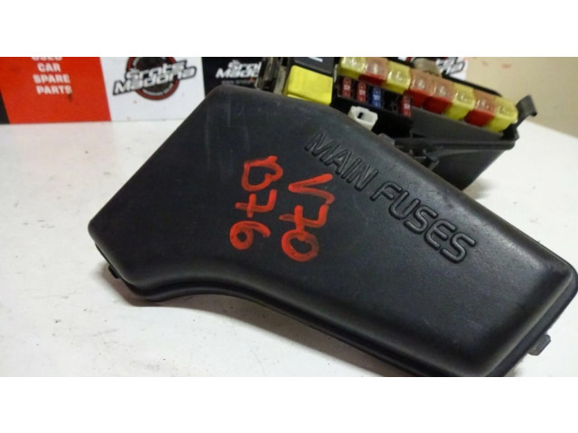 Блок предохранителей 9162084   Volvo S70  V70  V70 XC    