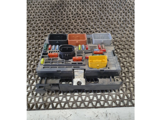 Блок предохранителей 9666700180   Citroen C5    