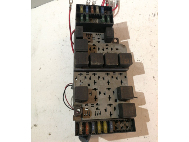 Блок предохранителей 9441606, 9441607   Volvo S80    