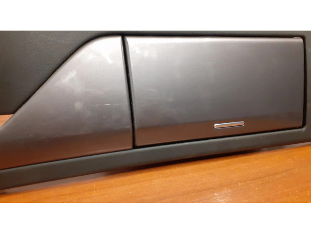 Другая центральная деталь консоли (туннеля)