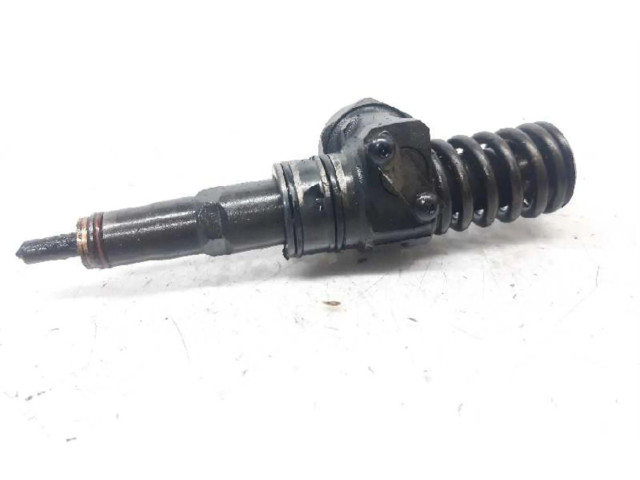 Форсунка 038130073AG    Volkswagen Jetta V   