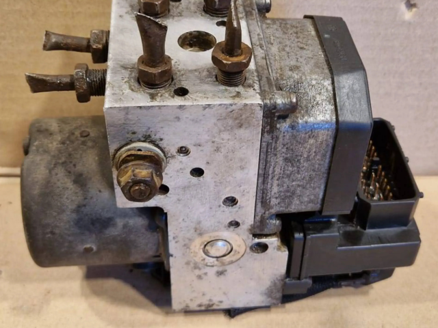 Блок АБС 19301997, 15184640 Hummer H2