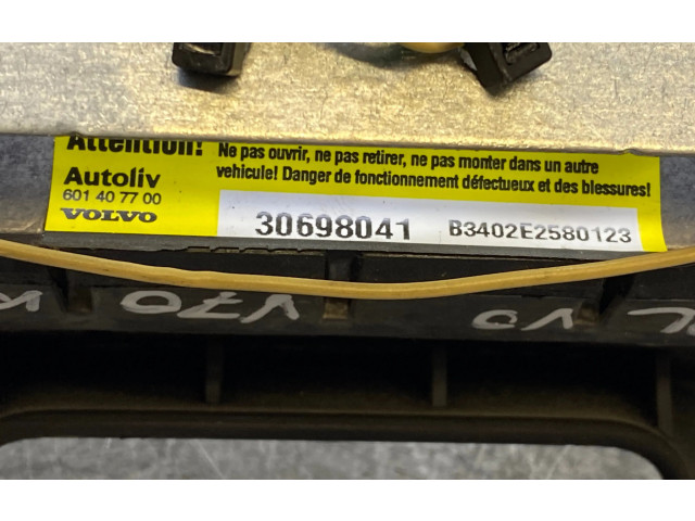 Подушка безопасности водителя Volvo V70