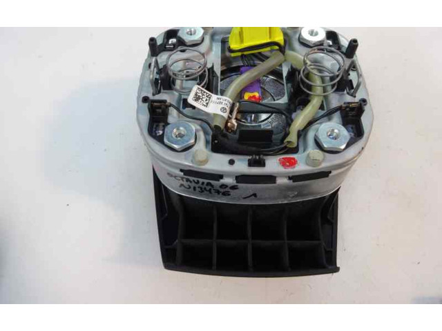 Подушка безопасности водителя 1Z0880201S Skoda Octavia Mk2 (1Z)