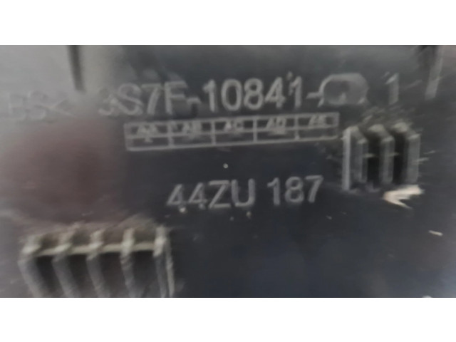 Přístrojová deska Ford Mondeo Mk III 2003 3S7F10841