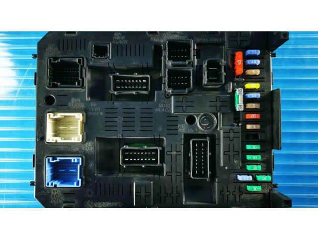 Блок предохранителей 281197595, 28119759 Peugeot 3008 I