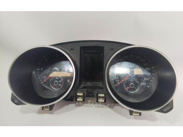 Панель приборов 5K0920870G   Volkswagen Golf VI       