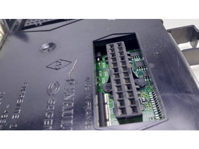 Pojistková skříňka 8200309046, 8200283813 Renault Vel Satis 2003