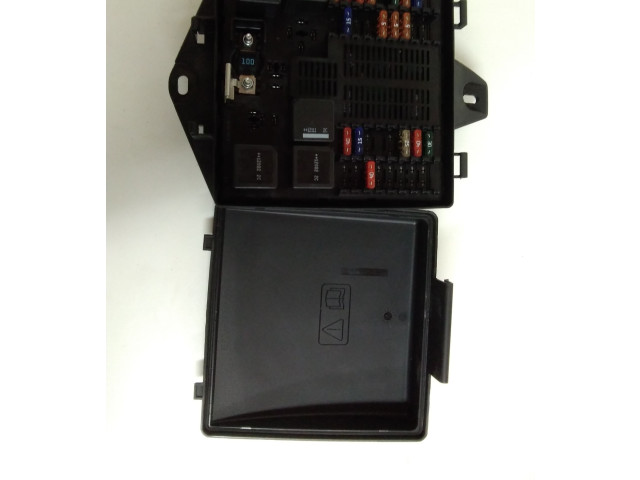 Блок предохранителей DW9314F041AF Jaguar XJ X351