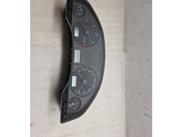 Панель приборов 81117764, 81117942 Audi A8 S8 D2 4D