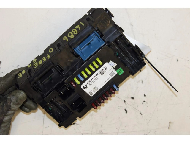 Блок предохранителей    Jeep Renegade    