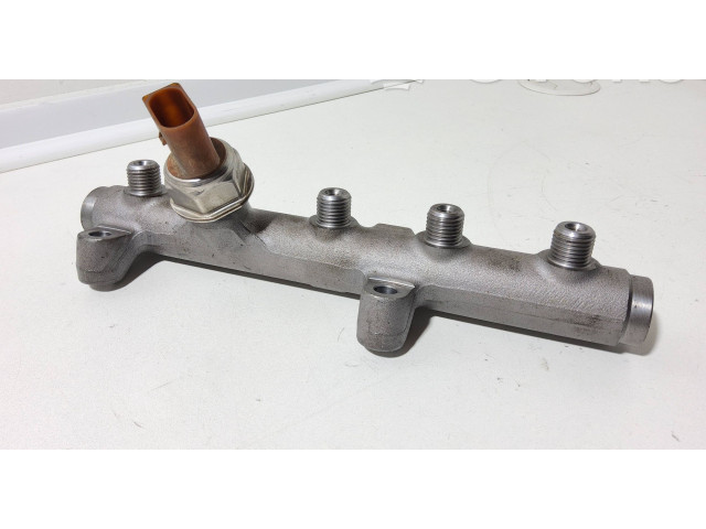 Топливная рампа 059130089AH, 059130758K   Audi A5 8T 8F   для двигателя CCWA