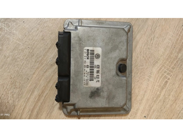 Řídící jednotka 038906018FE Volkswagen PASSAT B5 1999