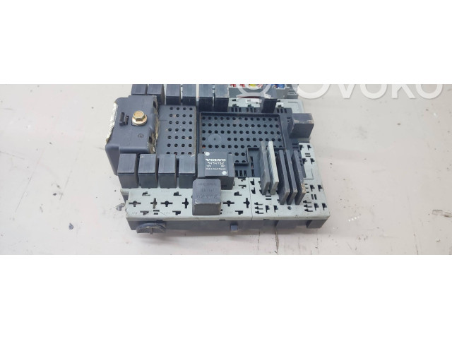 Pojistková skříňka 8645410, 01W065 Volvo XC70 2002