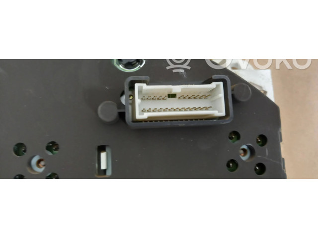 Přístrojová deska Nissan Navara D22 2004 24812VK010, 24812VK011