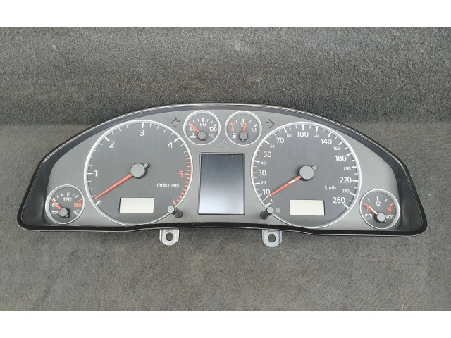 Панель приборов 4B0920033M   Audi A6 S6 C5 4B       