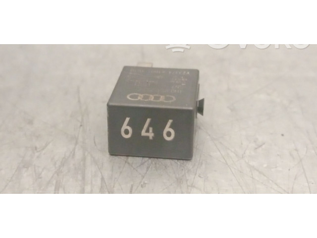 Pojistková skříňka 4H0951253C Volkswagen Caddy 2017