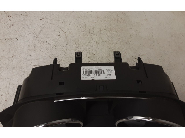 Панель приборов 3T1920841H   Skoda Superb B6 (3T)       