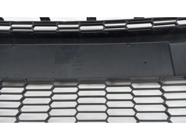 Передняя решётка Fiat 500L 2013- года 735522417