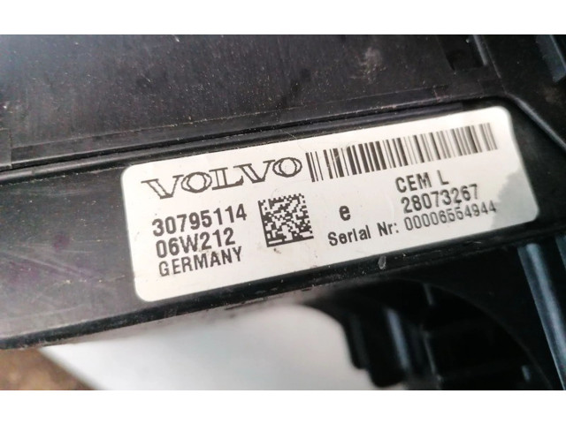 Блок предохранителей  30795114, 28073267   Volvo V70    