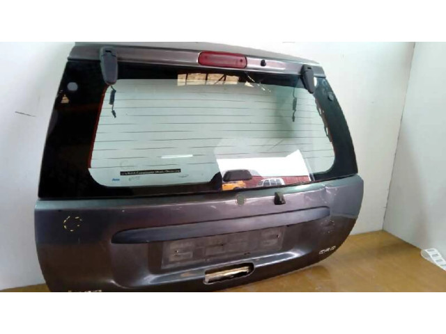 Задняя крышка (багажника)