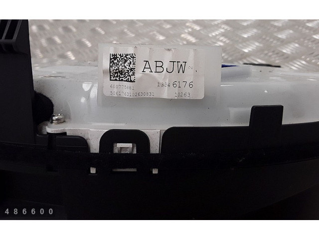 Панель приборов 600775881   Opel Meriva B       