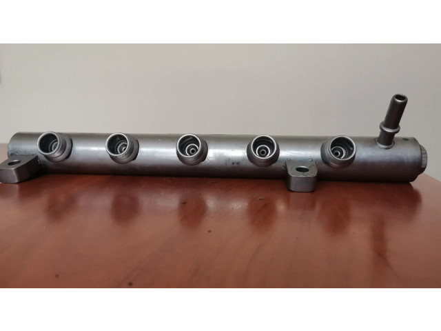 Магистральная трубка топлива