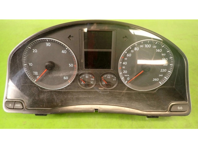 Радио/ проигрыватель CD/DVD / навигация