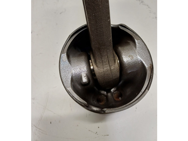  Поршень с шатуном  8268X  Land Rover Range Rover Velar  