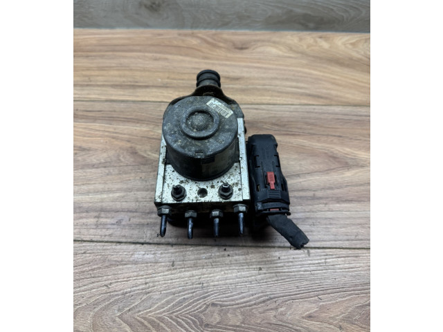 Блок АБС 2K0907379A, E0U4E15109 Volkswagen Caddy 2004 - 2010 года