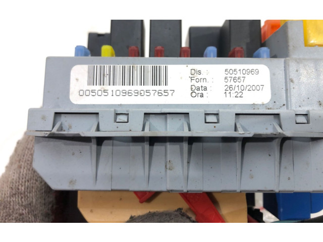 Ящик предохранителей (комплект) 50510969   Alfa Romeo 159