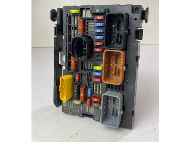 Блок предохранителей 9667044980, R02 Citroen C5