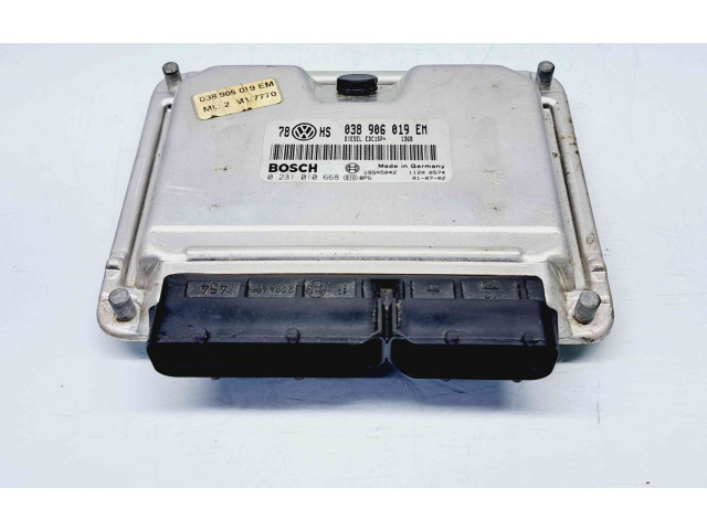 Řídící jednotka Volkswagen PASSAT B5.5 2004