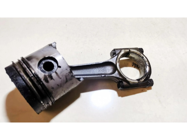 Píst    Hyundai Lantra II  pro naftový motor 1.9  